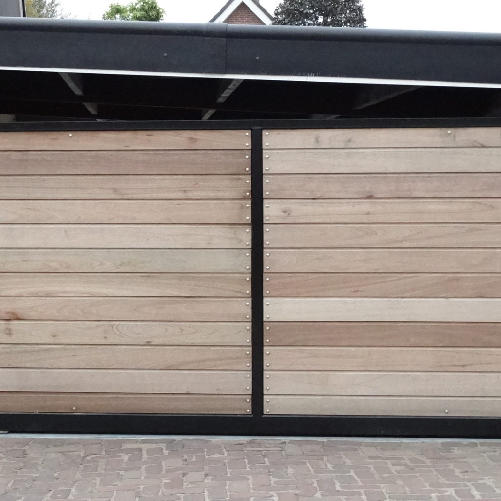 Schuifpoort — voorbeeld Houten poort 6