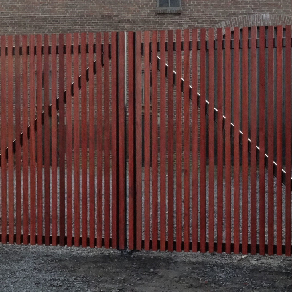 Draaipoort — voorbeeld Houten poort 5