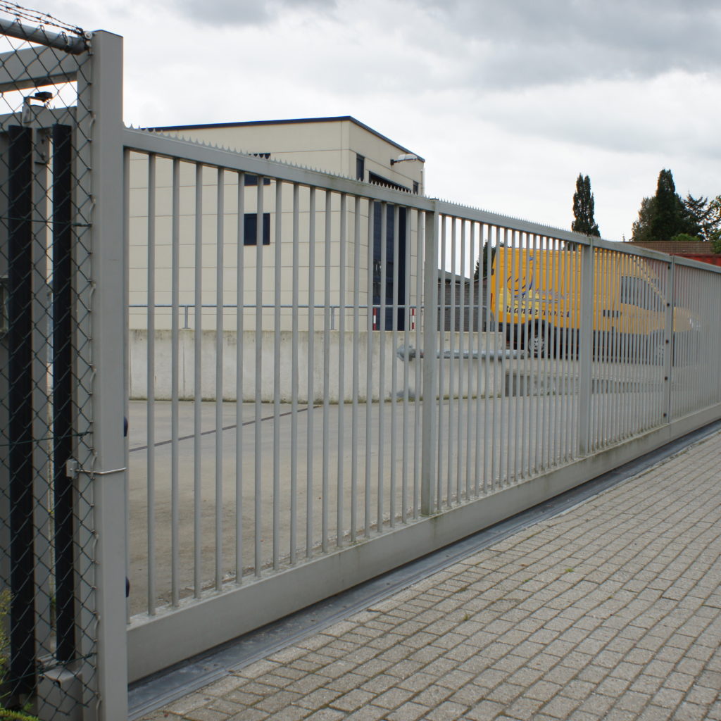 Schuifpoort — voorbeeld Elektrische poort 8